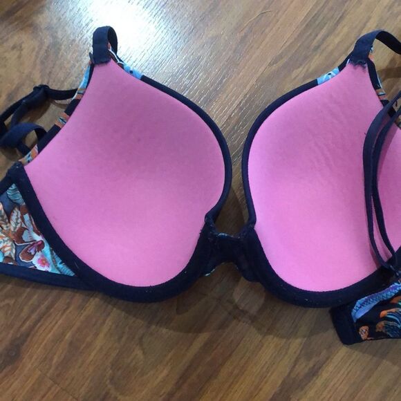 PINK Victoria’s Secret navy floral padded bra. Size 32C - Picture 5 of 7